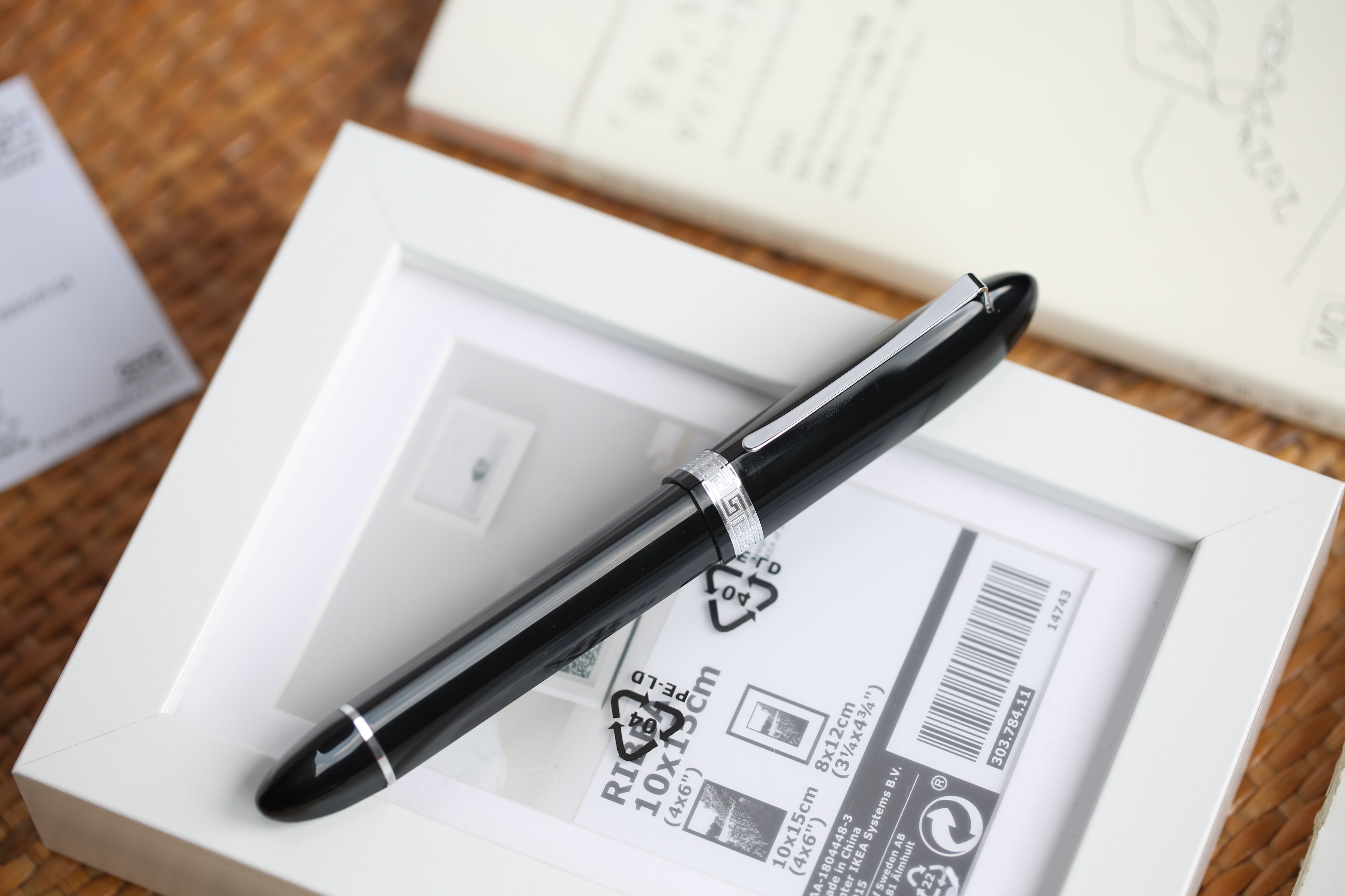 Moonman V60 Triangular Piston Fountain Pen – Ergonomic Fine Writing Instrument with Resin Body And Gift Box (Black With Silver Trim & Clip)