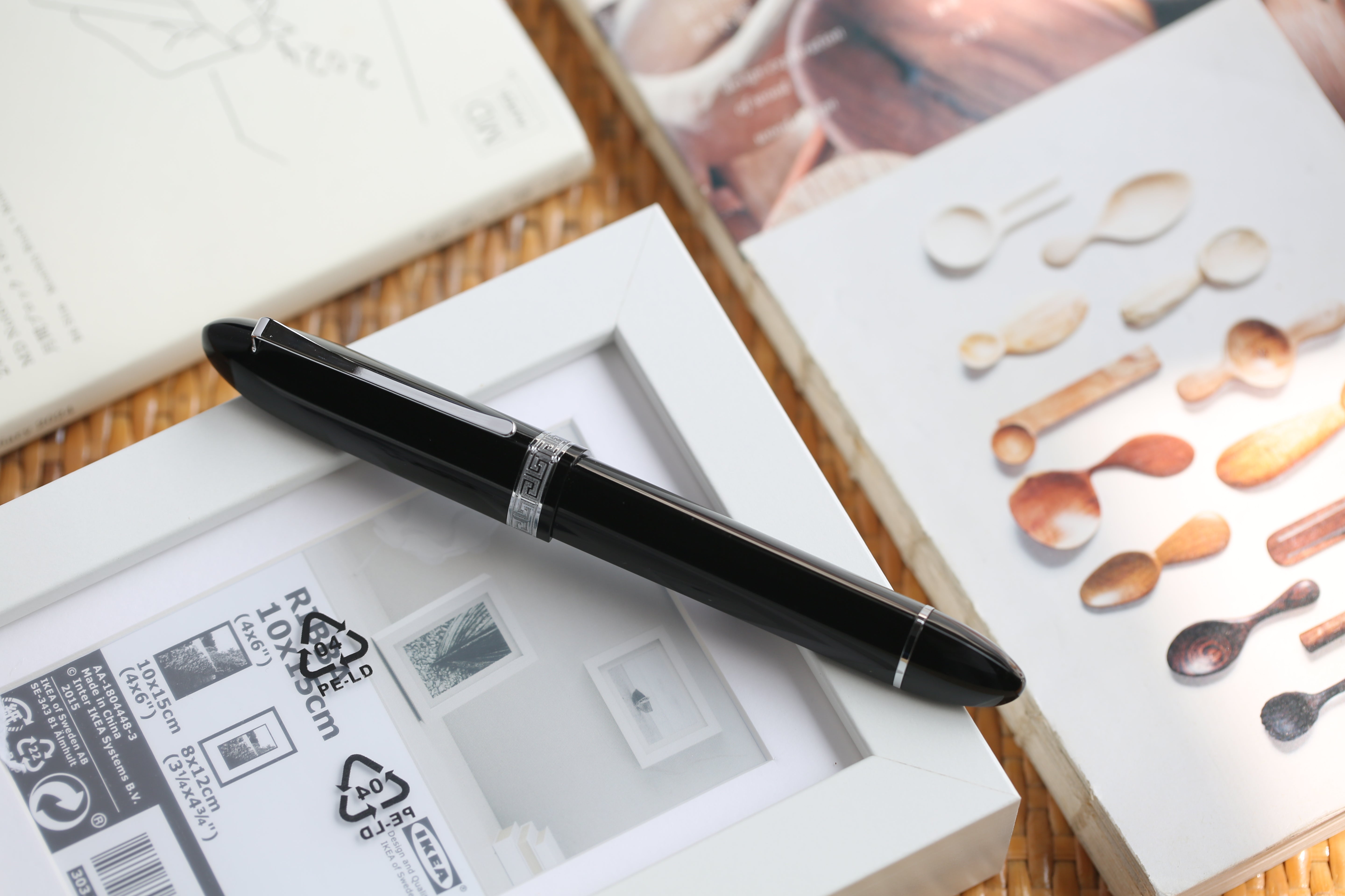 Moonman V60 Triangular Piston Fountain Pen – Ergonomic Fine Writing Instrument with Resin Body And Gift Box (Black With Silver Trim & Clip)
