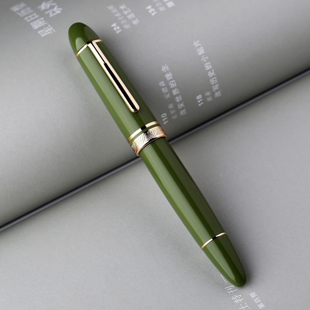 Moonman P140 Piston Fountain Pen – Green Resin | Size #8 Fine/Medium Nib | Brass Piston System | Box