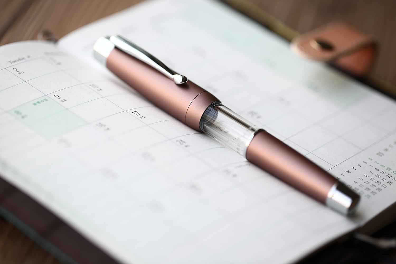Moonman T2 Fountain Pen Elastic Piston Filling Fine Nib, Brown Acrylic Alloy Large-Capacity Ink Pen with Gift Box Set