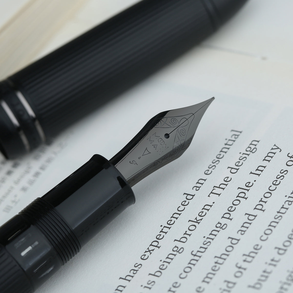 Moonman P141 Black Brass Carved Fountain Pen with #8 Fine Nib, Ink Window – Luxury Business Pen