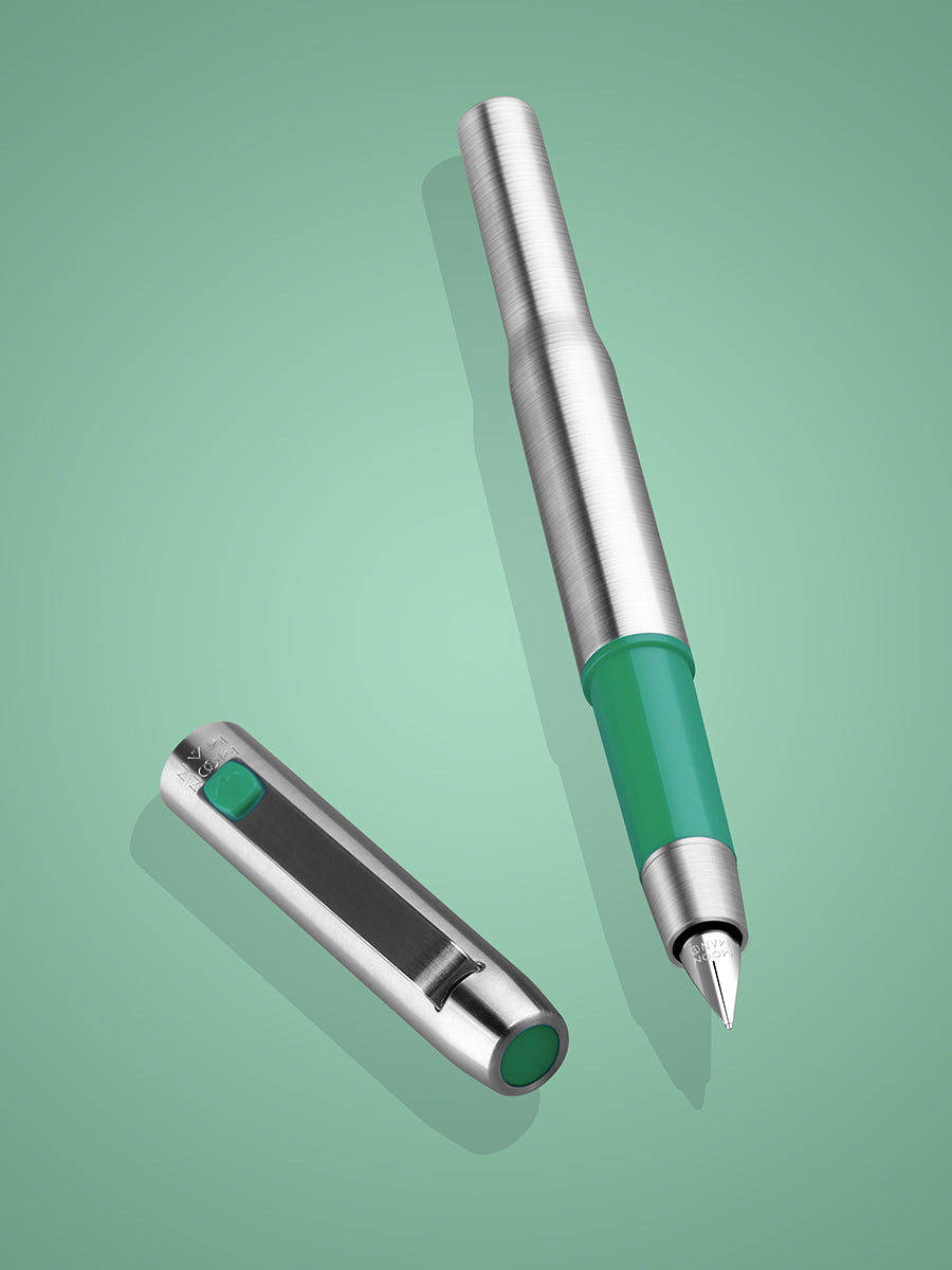 thumbnail interactive-video image 1 of MAJOHN B25 Stainless Steel Fountain Pen - Fine Nib 0.5mm, Metal Body, Multicolor Ink Compatible 1 of 3