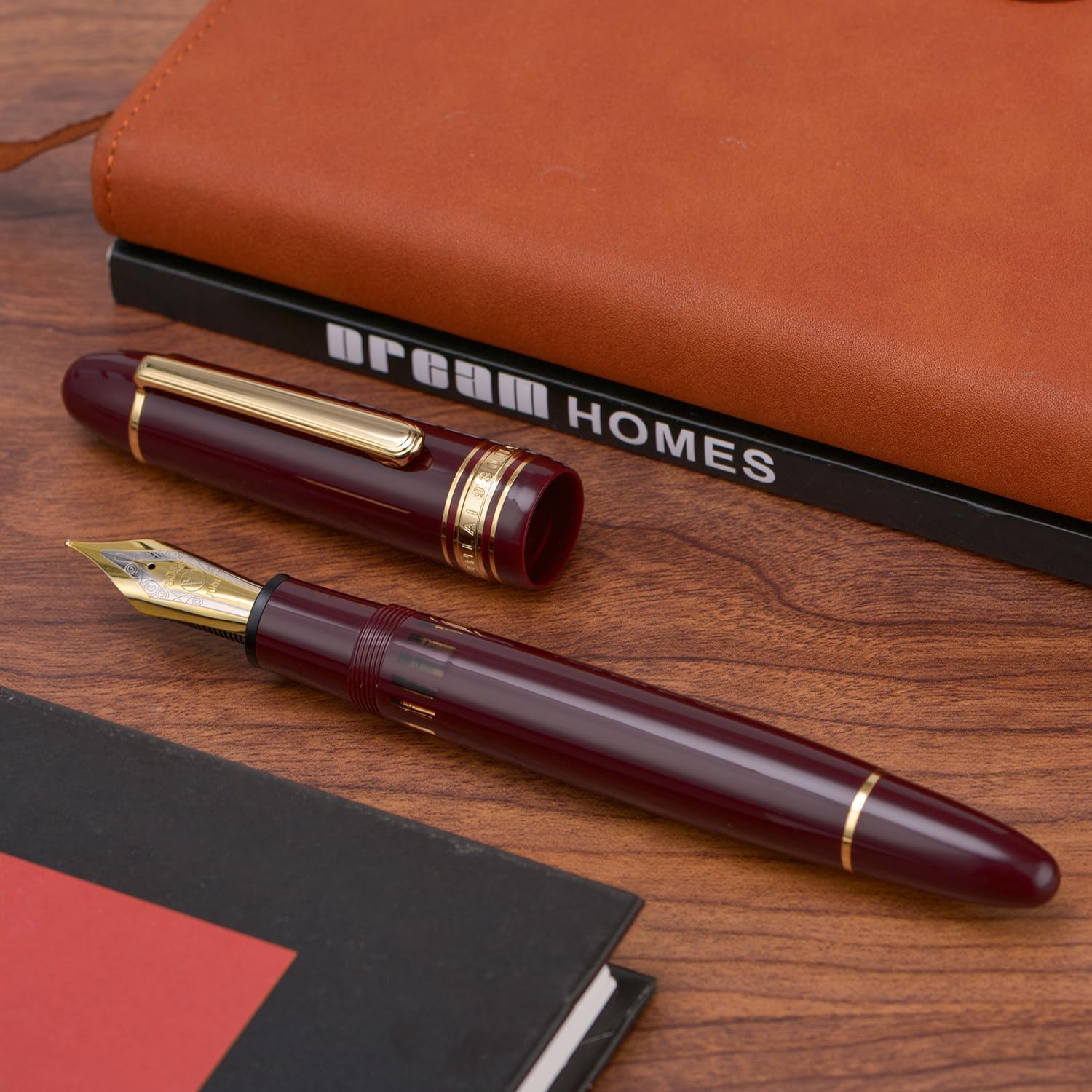 WingSung Junlai 930 Acrylic Fountain Pen, Size 9 Medium Nib with Piston Filling System, Piano Black Fence Ink Tank Design Smooth Writing Pen (Gold Trim)