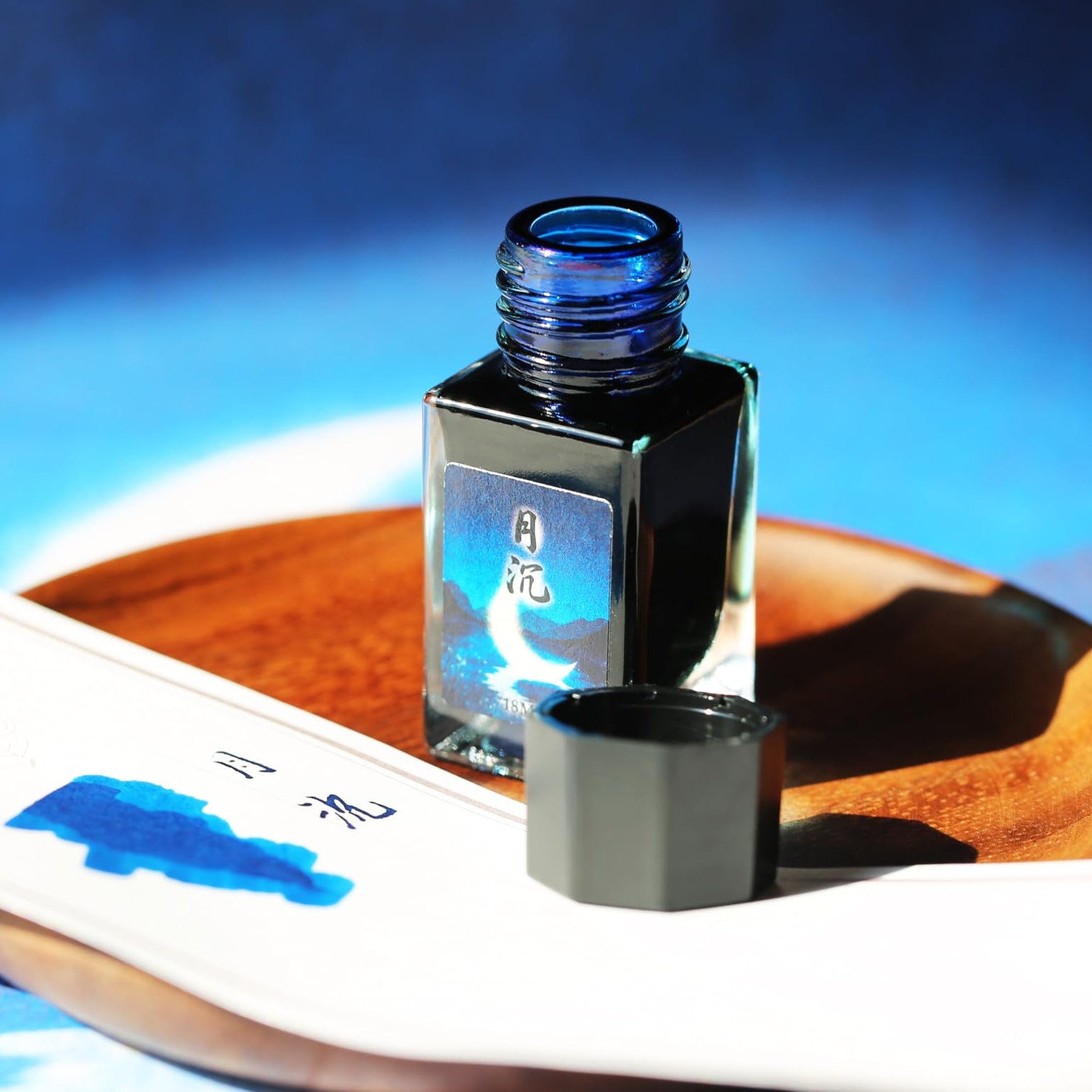 Moonman 18ml Glass Bottle Fountain Pen Colour Ink, No Blocking, Non Carbon Dye, Classic Designed Bottle Ink (Navy Blue)