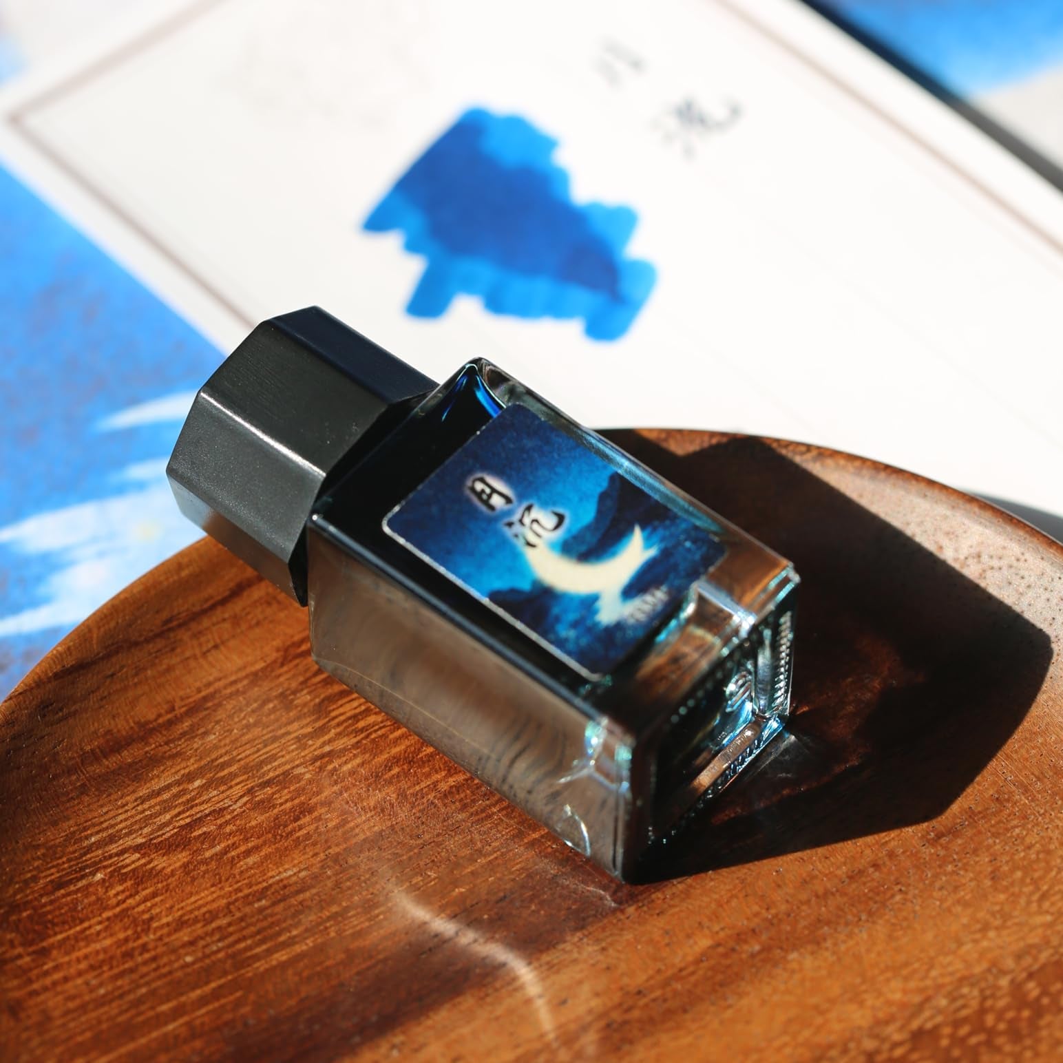 Moonman 18ml Glass Bottle Fountain Pen Colour Ink, No Blocking, Non Carbon Dye, Classic Designed Bottle Ink (Navy Blue)