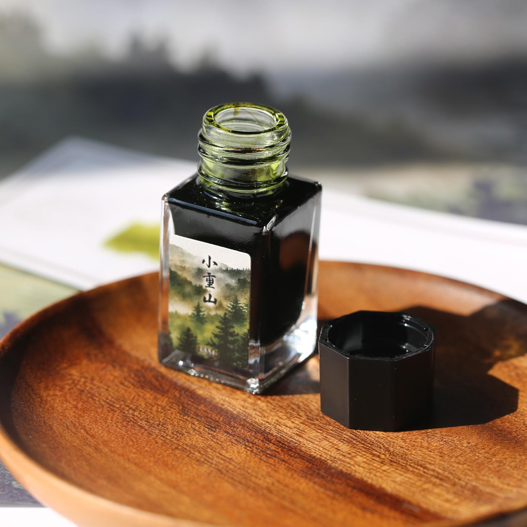 Moonman 18ml Glass Bottle Fountain Pen Colour Ink, No Blocking, Non Carbon Dye, Classic Designed Bottle Ink (Muddy Green)