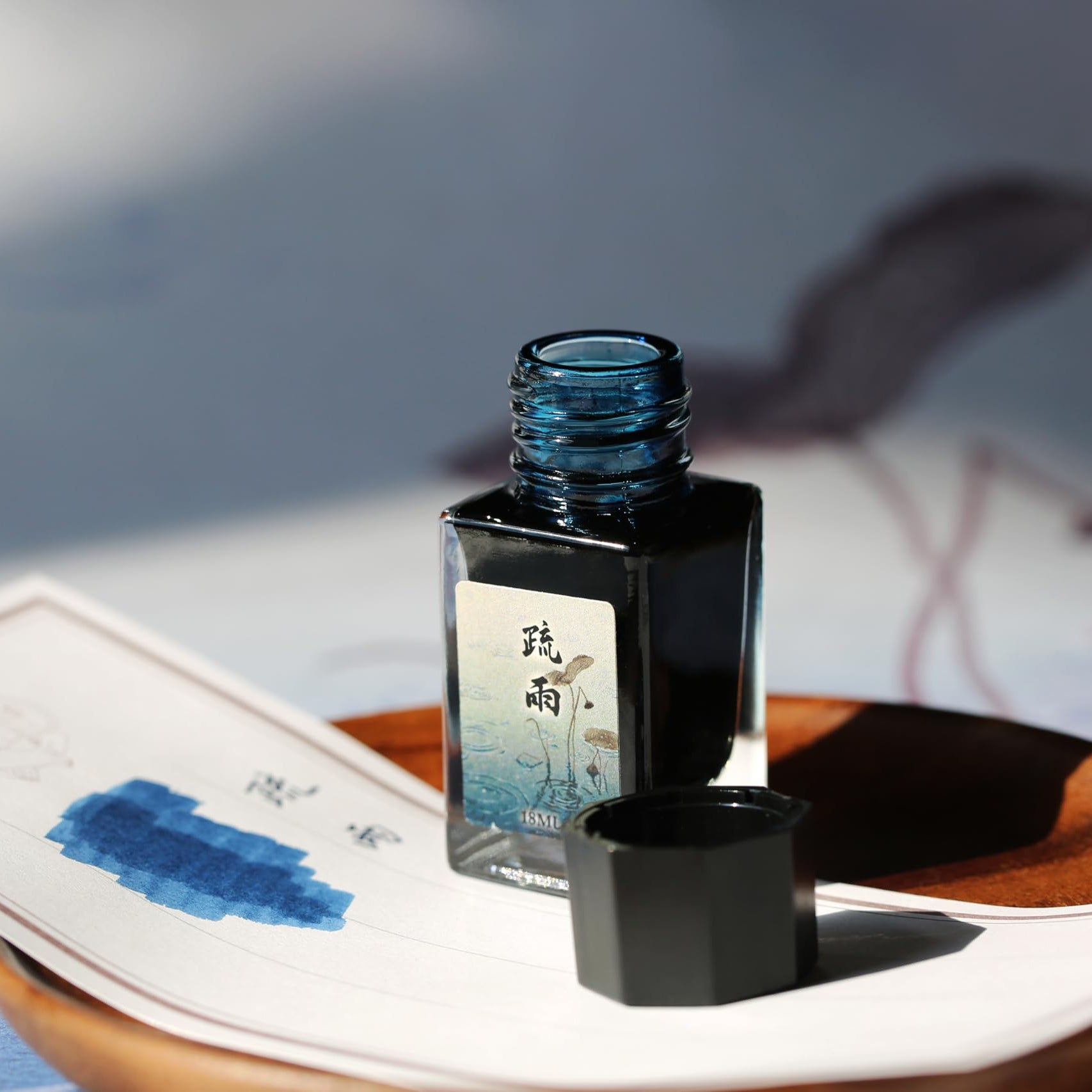Moonman 18ml Glass Bottle Fountain Pen Colour Ink, No Blocking, Non Carbon Dye, Classic Designed Bottle Ink (Royal Blue)