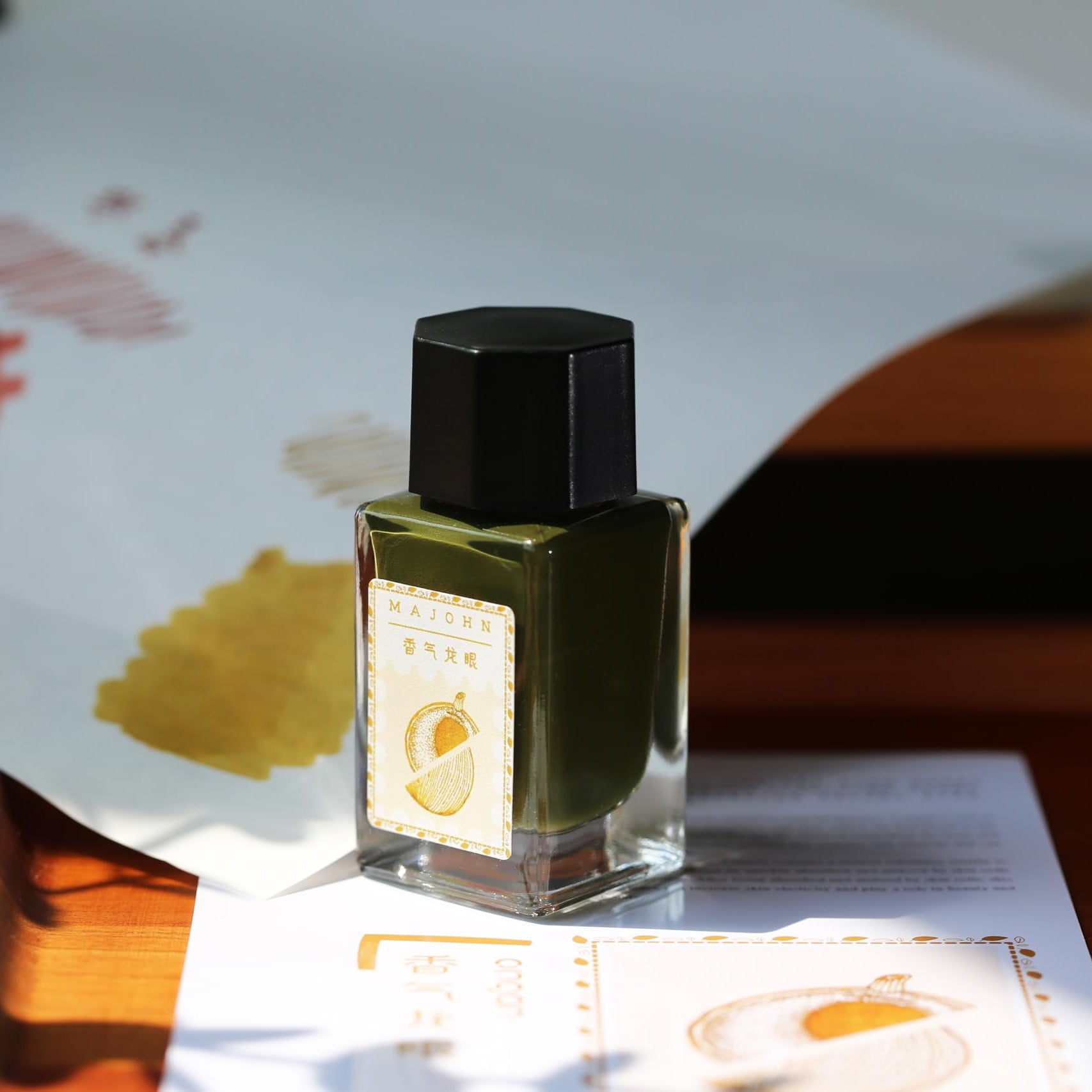 Moonman - Brownish Yellow 18ml Glass Bottle With Colorful Fresh Pigment Type, Waterproof Ink That Does Not Fade, Classic Designed Bottle Ink