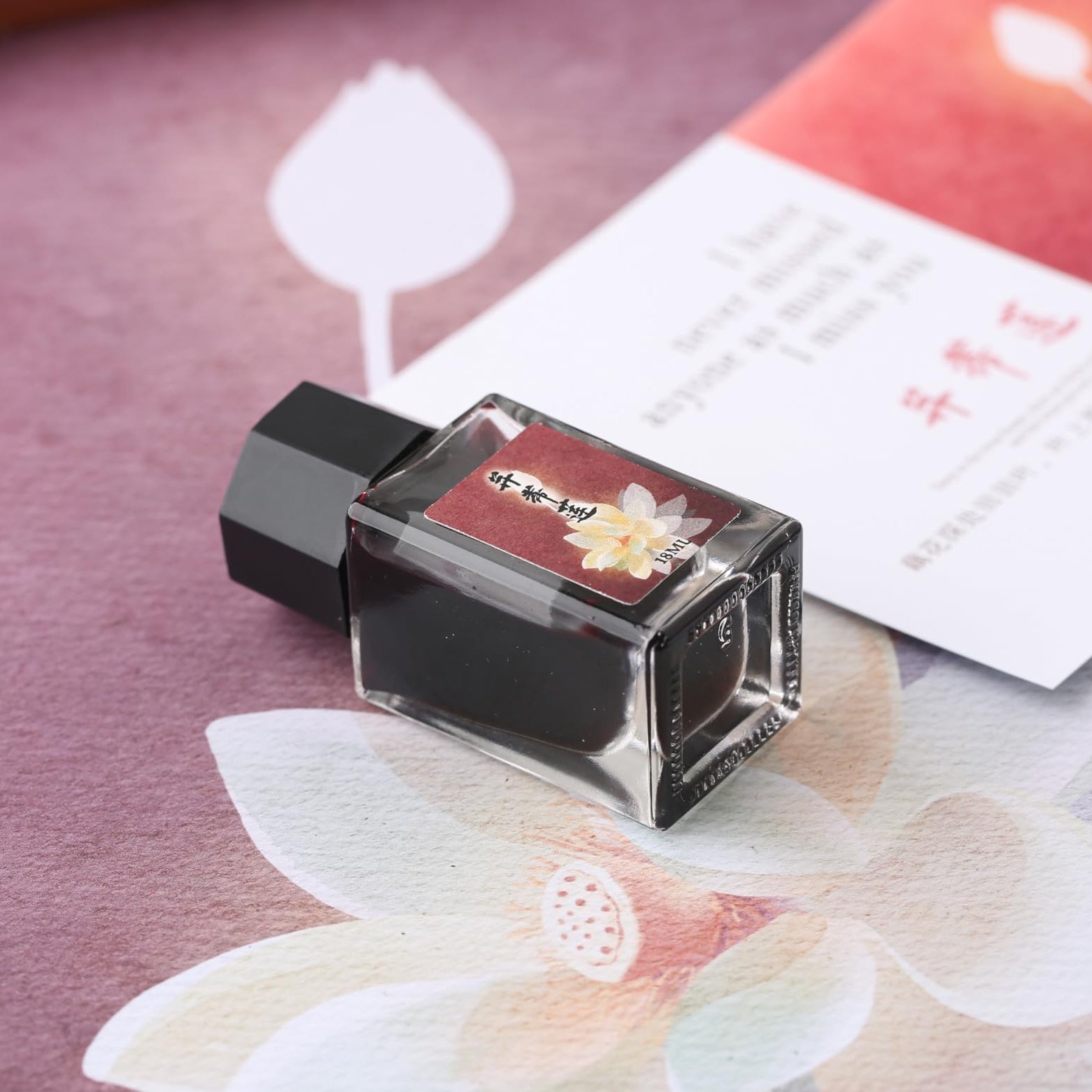 Moonman 18ml Glass Bottle Fountain Pen Colour Ink, No Blocking, Non Carbon Dye, Classic Designed Bottle Ink (Lotus Red)
