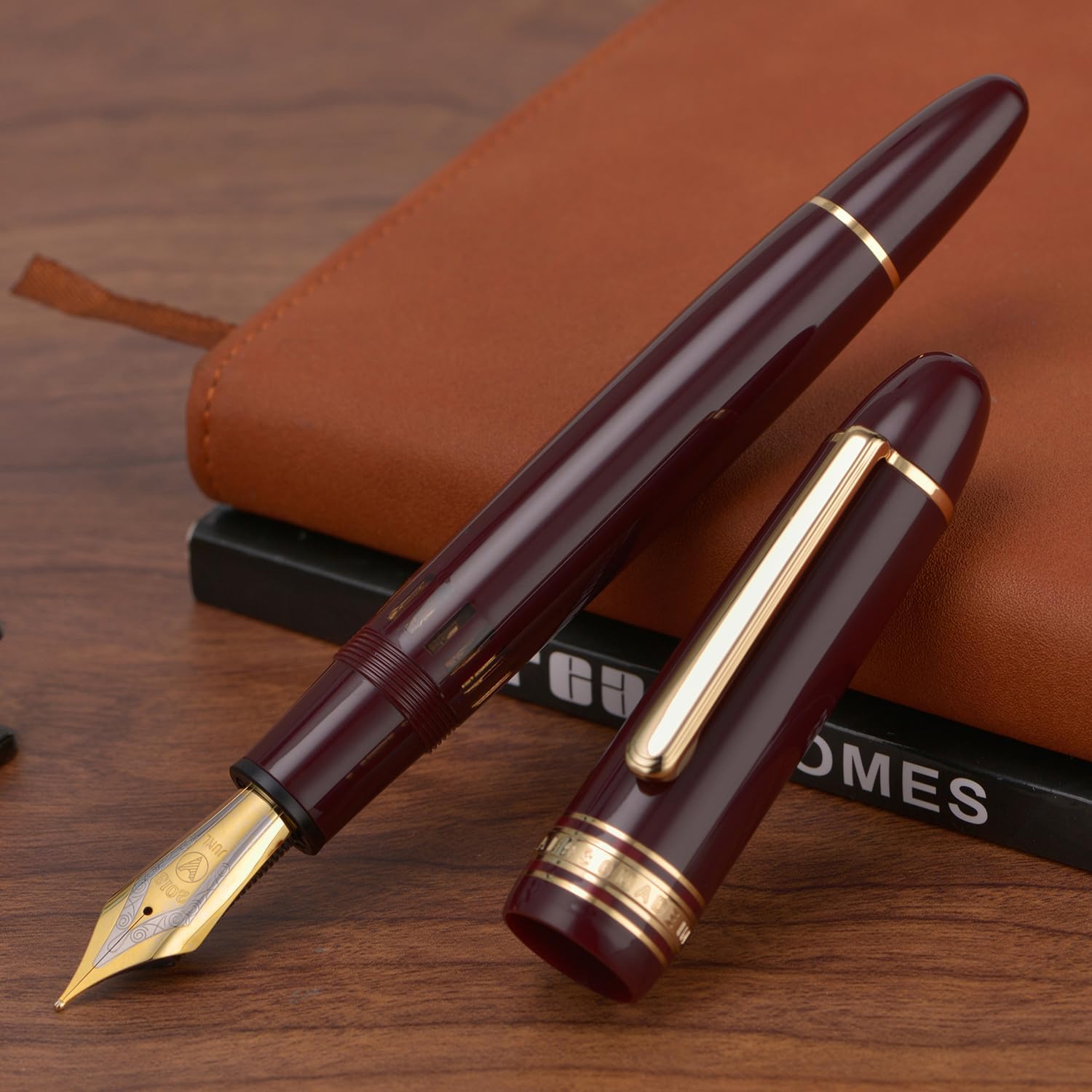WingSung Junlai 930 Acrylic Fountain Pen, Size 9 Medium Nib with Piston Filling System, Piano Black Fence Ink Tank Design Smooth Writing Pen (Gold Trim)