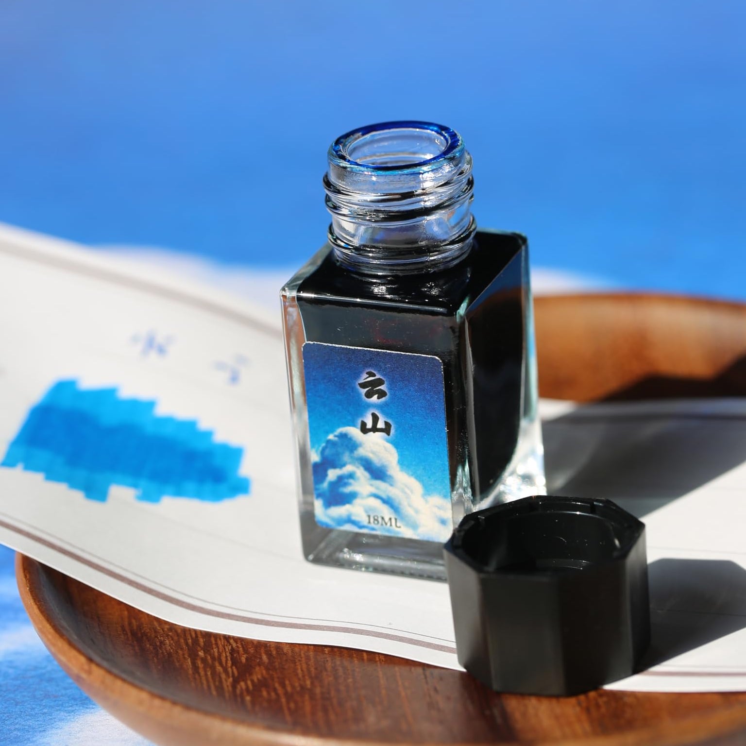 Moonman 18ml Glass Bottle Fountain Pen Colour Ink, No Blocking, Non Carbon Dye, Classic Designed Bottle Ink (Sky Blue)