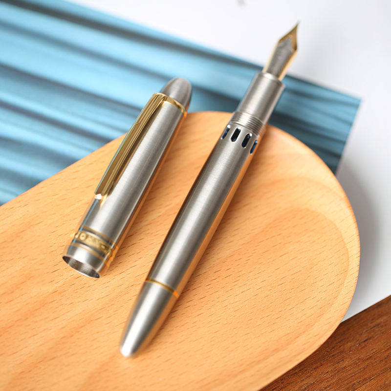 Moonman P136 Titanium Alloy Piston Fountain Pen - Lightweight Premium Writing Instrument with Optional Gold Nib