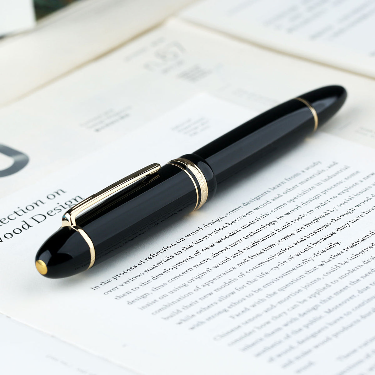 Moonman P141 Black Calligraphy Nib Fountain Pen – #8 Long knife NF/NM Nib, Piston Filling, Glossy Resin Body with Gold Clip