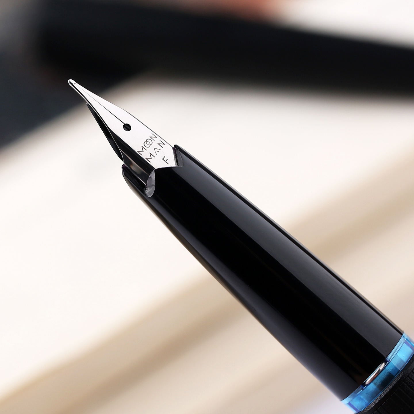 Moonman B32 Metal Piston Filler Fountain Pen with Butterfly-Etched Fine Nib