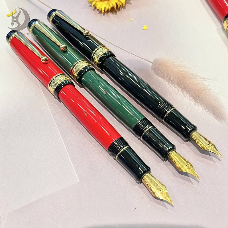 Jiaxiang 845,Medium Size Metal Body, Medium Nib With Gold and Black Trim