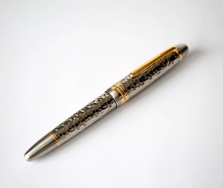 Moonman P136 Titanium Hammered Edition Fountain Pen – Textured Metal Body, Fine Nib, Gold Trim, Premium Writing Fountain Pen