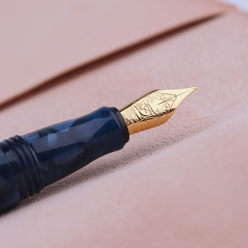 Moonman M200 Sapphire Blue Fountain Pen – Iridium Fine Nib, Gold Clip, Vintage Resin Body with Schmidt Converter