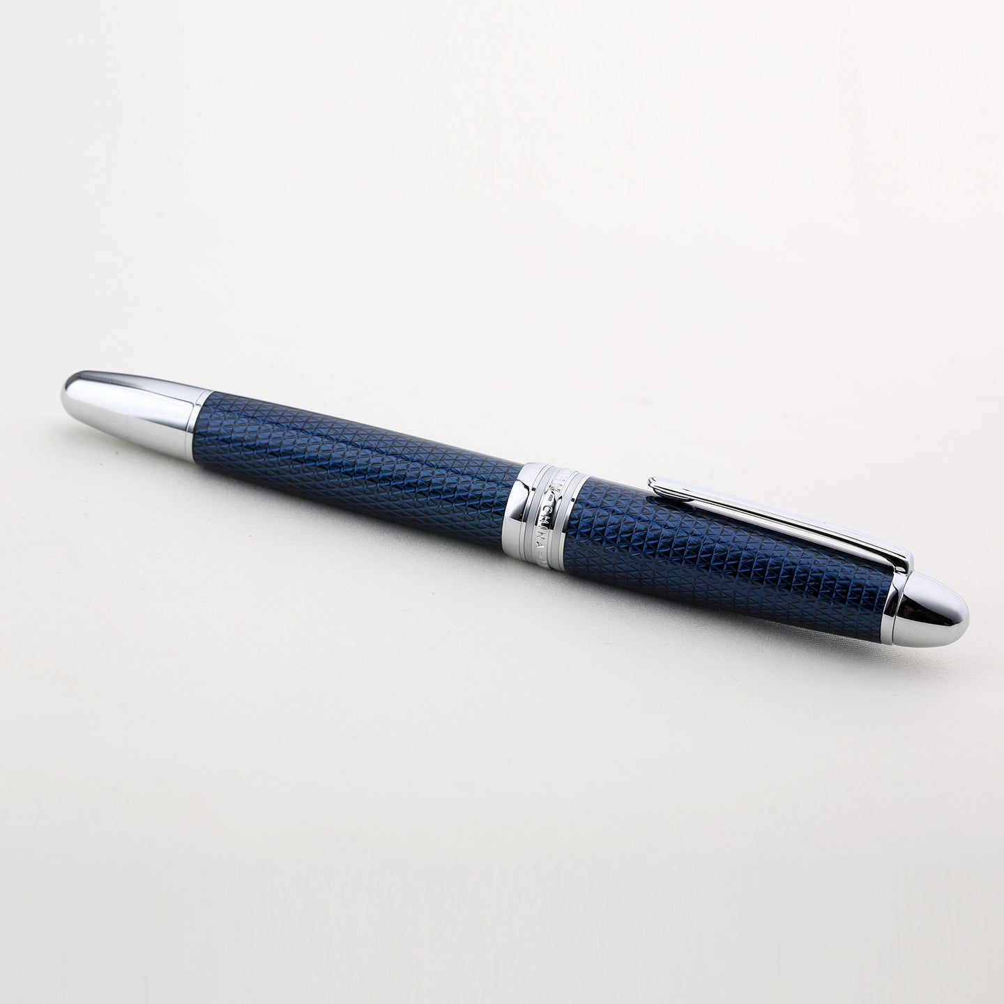 Moonman P136 Twilight Blue Metal Fountain Pen – Piston Filler, Precision Nib, Elegant Design