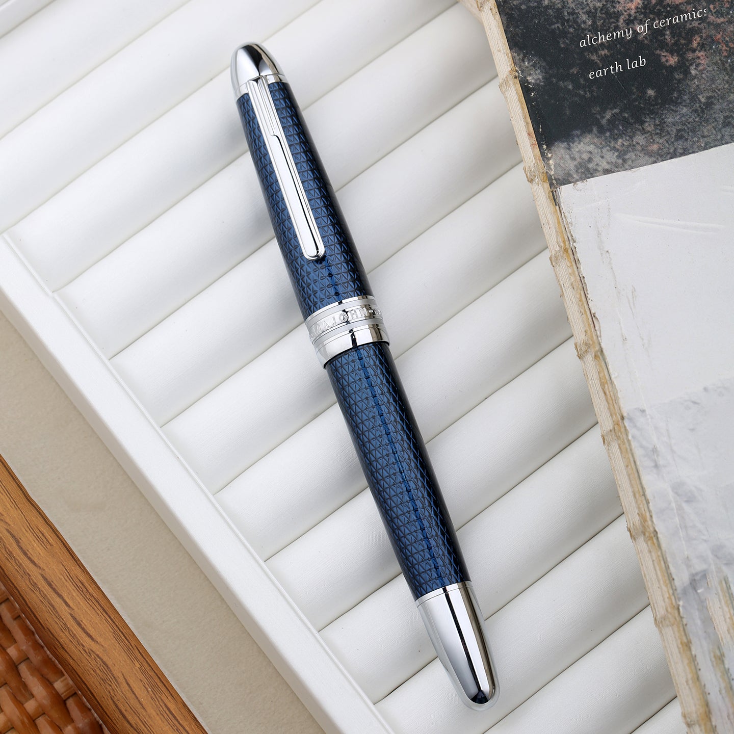 Moonman P136 Twilight Blue Metal Fountain Pen – Piston Filler, Precision Nib, Elegant Design