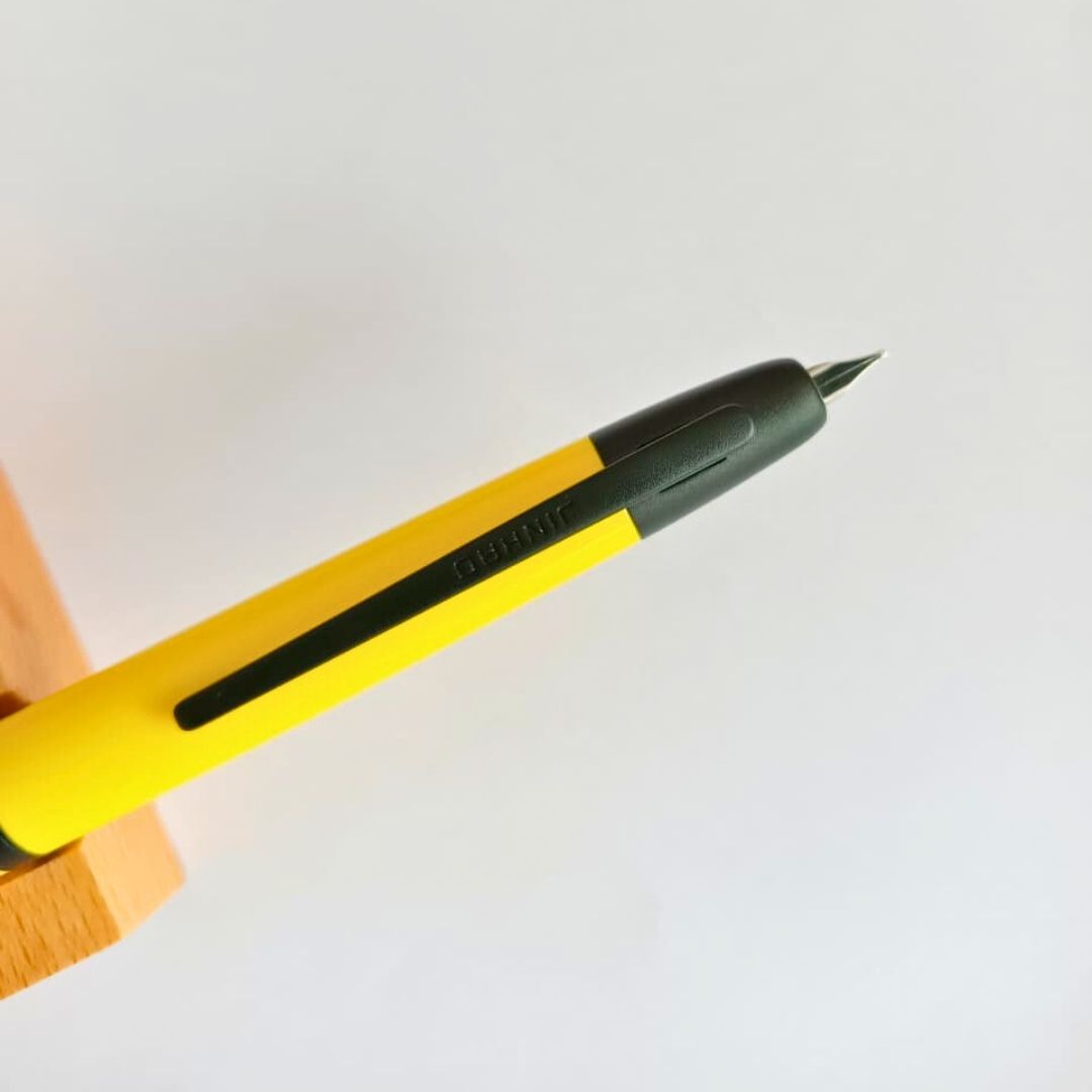 Jinhao 20 Press Retractable Fountain Pen –Lemon Yellow Colors – Plastic Body (Black clip) -  Fine & Extra Fine Nib with Converter – Smooth Writing Daily Pen (No Ink Included)
