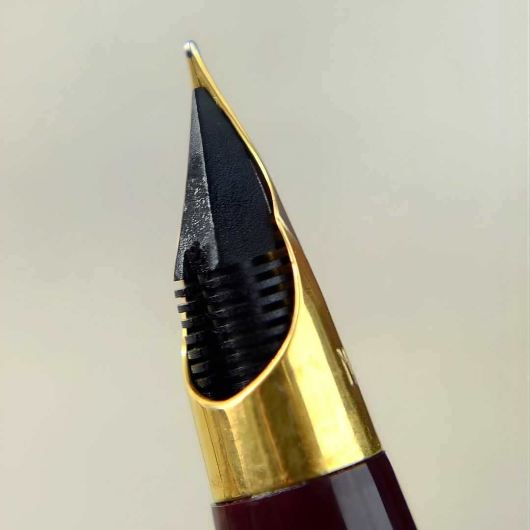 Wing Sung 601A Crimson Vacumatic Fountain Pen – Fine 0.5mm Nib, Golden Cap, Resin Body, Ink Window, Push-Cap with Converter & Box (No Ink)