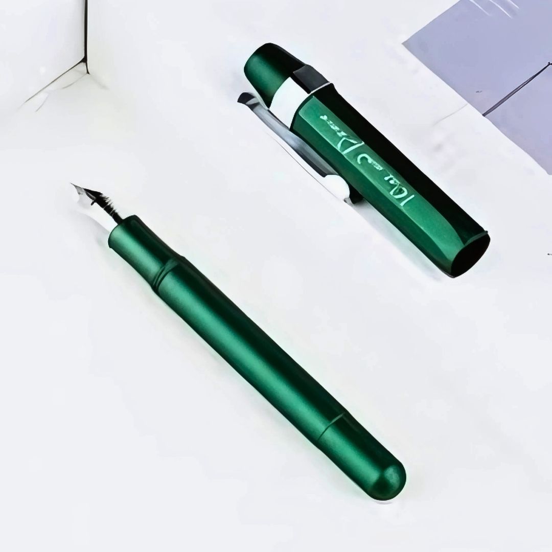 Delike Alpha Fountain Pen – Lightweight Aluminum Alloy Body with Clip & Converter, Fine 0.5mm Nib, Compact Design – Red / Green