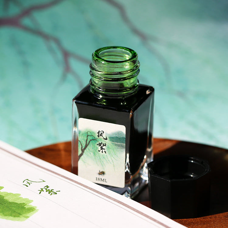 Moonman 18ml Glass Bottle Fountain Pen Colour Ink, No Blocking, Non Carbon Dye, Classic Designed Bottle Ink (Grass Green)